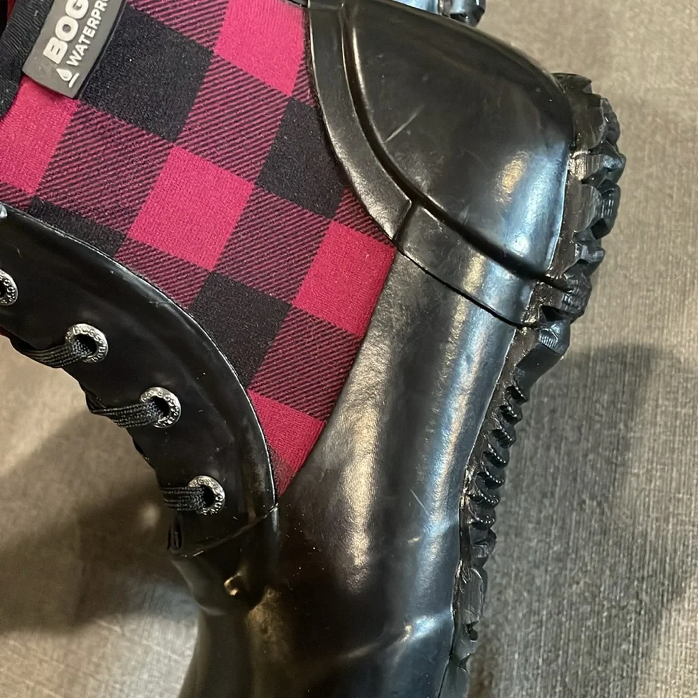 Bogs Buffalo Print Black Red Plaid Sydney Lace Winter Boots